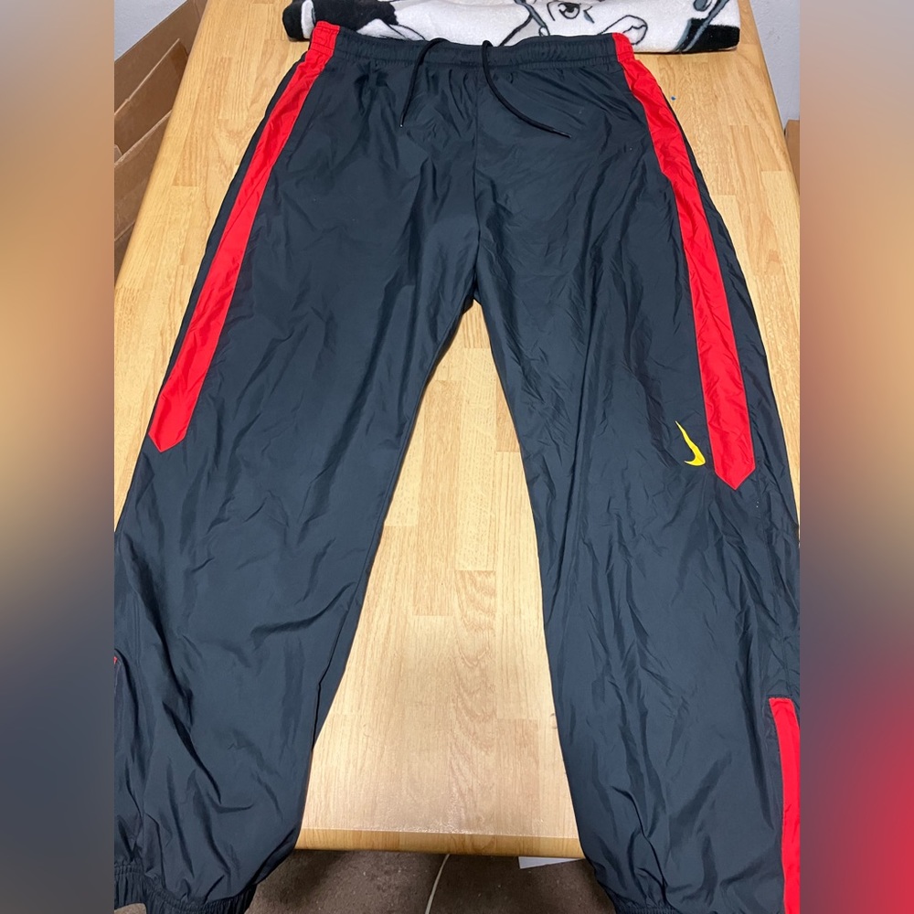 Men's Black and Red Nike SB Windbreaker Pants